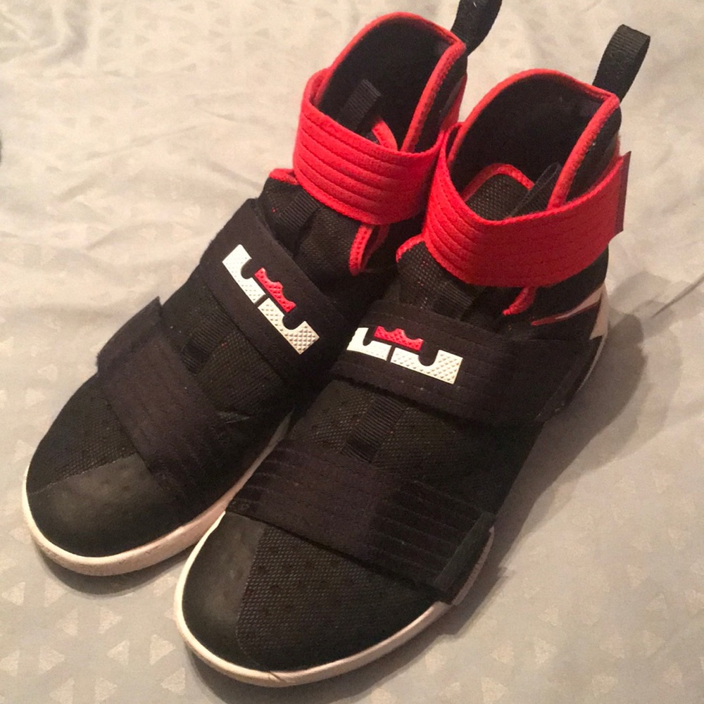 Red/blk/white Nike Lebron James